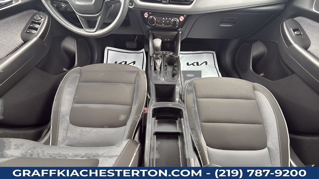 Used 2025 Chevrolet TrailBlazer LT AWD/4WD image 39