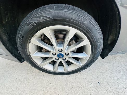 Used 2017 Ford Fusion SE FWD image 28