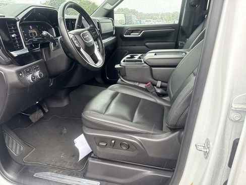 Used 2025 GMC Sierra 1500 SLT image 27