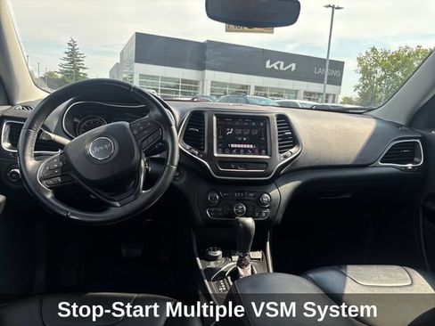 Used 2019 Jeep Cherokee Trailhawk w/ Cold Weather Group AWD/4WD image 14