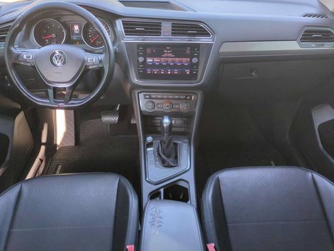 Used 2018 Volkswagen Tiguan SE FWD image 18