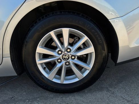 Used 2025 Toyota Camry LE FWD image 9