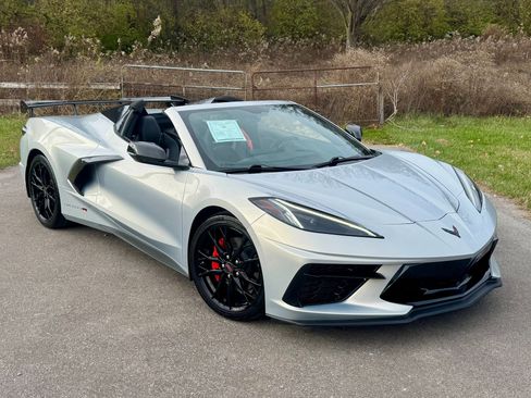 Used 2023 Chevrolet Corvette Stingray Convertible image 1