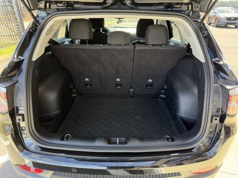 Used 2018 Jeep Compass Sport w/ Tech Group image 11