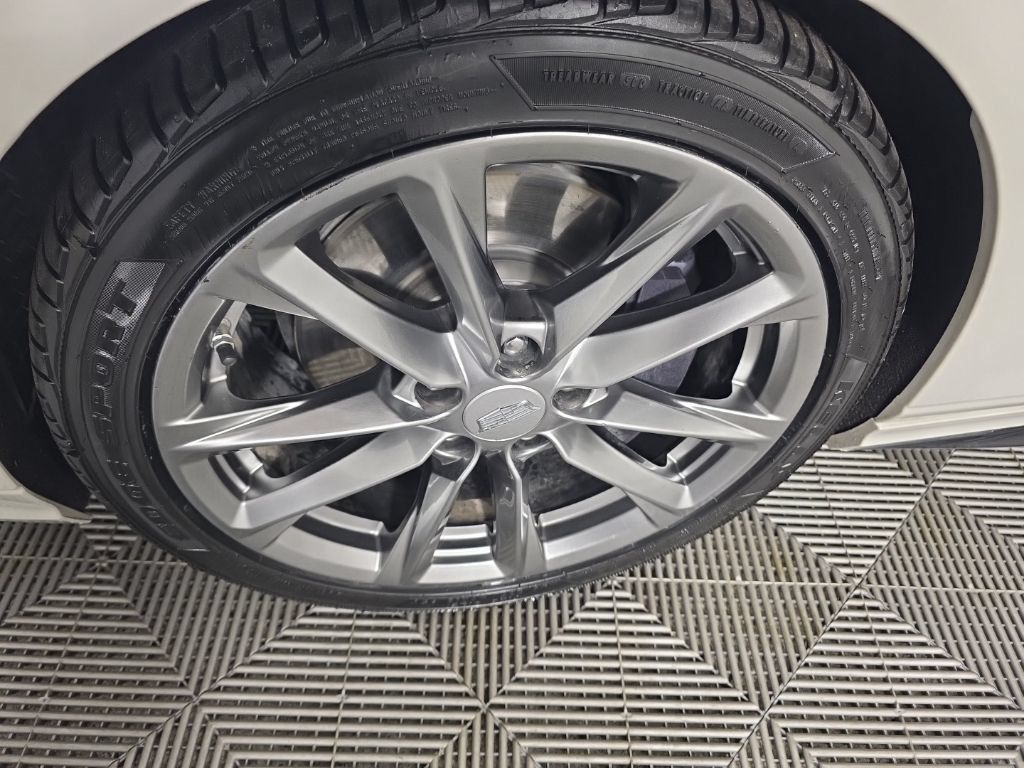 Used 2021 Cadillac CT4 V w/ Technology Package RWD image 10