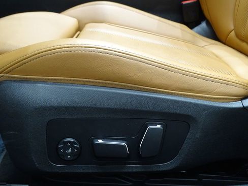 Used 2024 BMW 430i Convertible w/ Convenience Package image 23