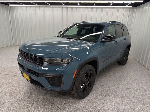New 2026 Jeep Grand Cherokee Limited AWD/4WD image 3