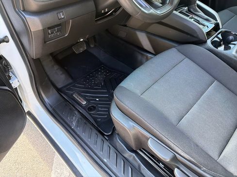 Used 2024 Chevrolet Colorado W/T RWD image 22