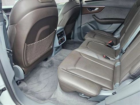 Used 2024 Audi Q8 Prestige w/ Prestige Package image 19