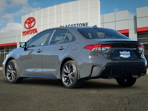 Certified 2026 Toyota Corolla SE w/ SE Package FWD image 5