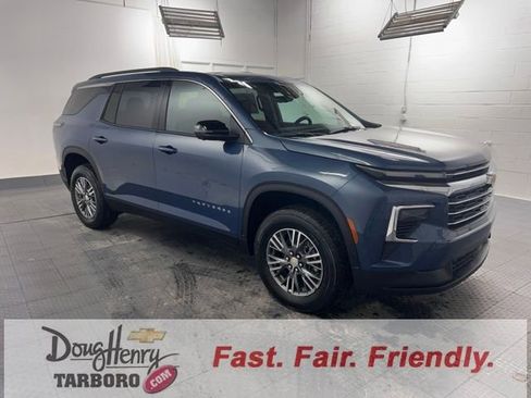 New 2026 Chevrolet Traverse LT w/ Driver Confidence Package FWD image 3