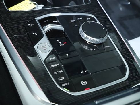 Used 2025 BMW X5 xDrive40i w/ M Sport Package image 28