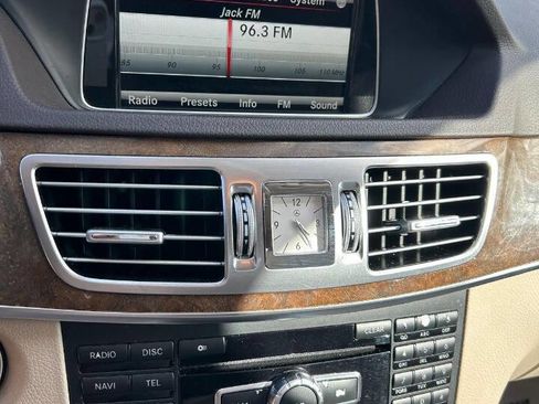 Used 2014 Mercedes-Benz E 350 Sedan image 31