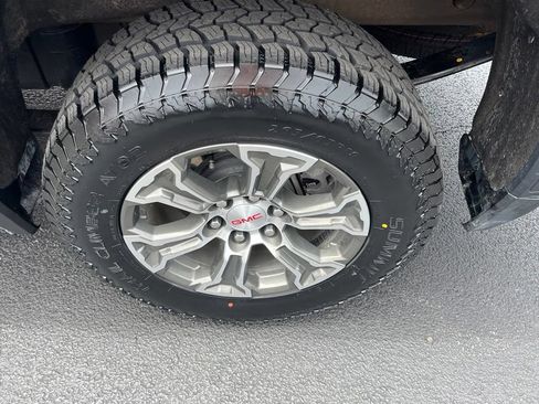Used 2025 GMC Sierra 1500 SLT AWD/4WD image 7
