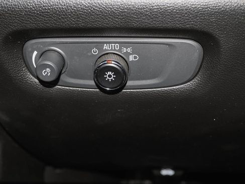 Used 2023 Chevrolet Traverse RS AWD/4WD image 29