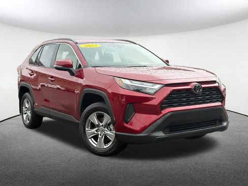 Used 2025 Toyota RAV4 LE AWD/4WD image 2