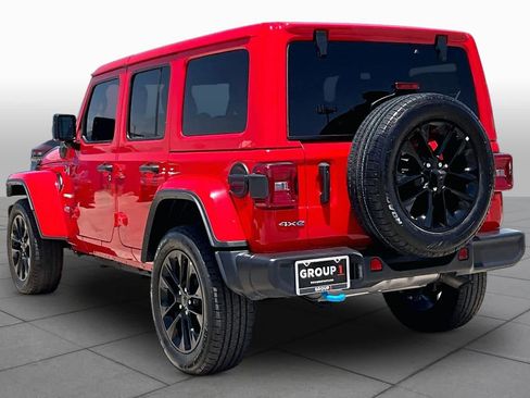 Used 2024 Jeep Wrangler Unlimited Sahara AWD/4WD image 12