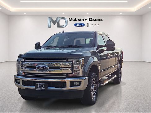 Used 2019 Ford F250 Lariat w/ Lariat Ultimate Package AWD/4WD image 2