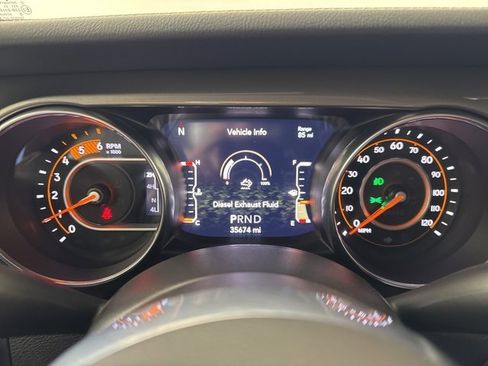 Used 2022 Jeep Wrangler Unlimited Sahara w/ Cold Weather Group image 17