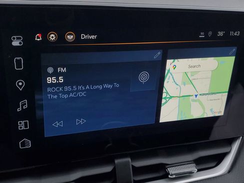 Used 2025 Chevrolet Equinox LT w/ Convenience Package II image 16