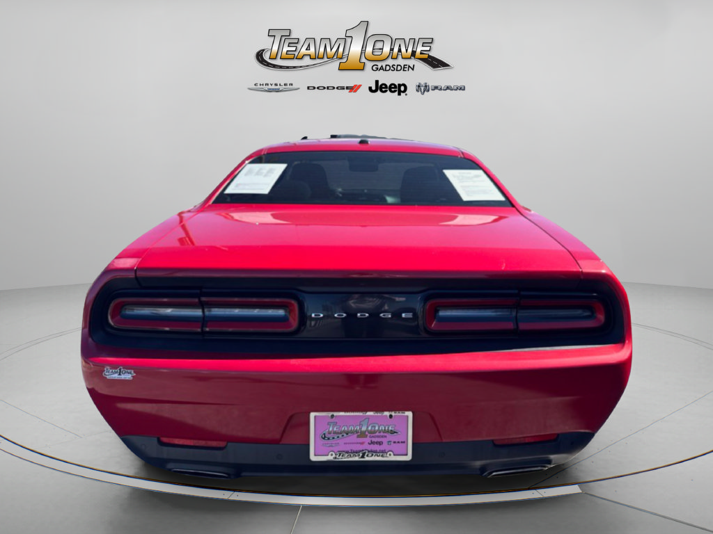 Used 2015 Dodge Challenger SXT w/ Driver Convenience Group RWD image 6