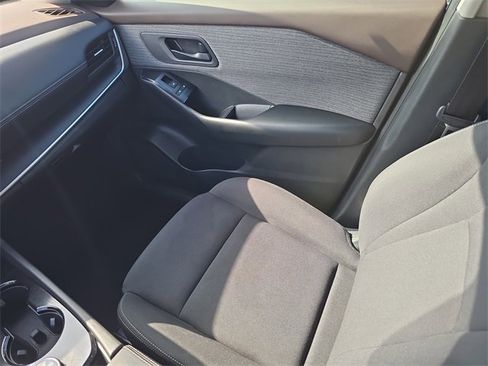 Certified 2023 Nissan Rogue S image 17