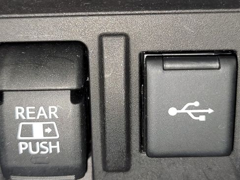 Certified 2023 Toyota Tacoma TRD Off-Road AWD/4WD image 27