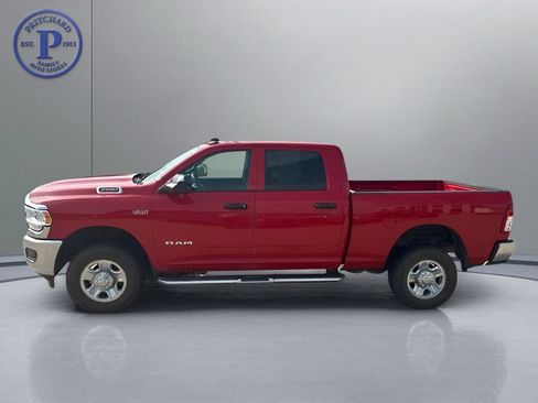 Used 2022 RAM 2500 Tradesman w/ Chrome Appearance Group AWD/4WD image 4