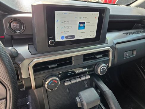 Used 2025 Toyota Tacoma SR5 AWD/4WD image 25