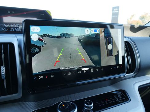 New 2025 Ford Expedition Active image 28