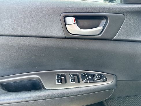 Used 2019 Kia Optima S image 20