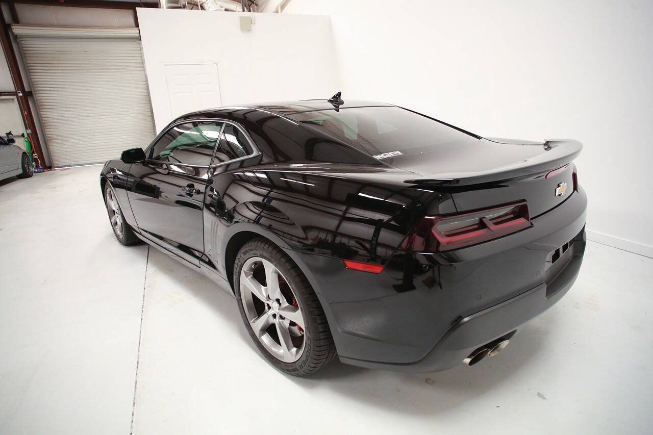 Used 2014 Chevrolet Camaro SS w/ RS Package RWD image 4