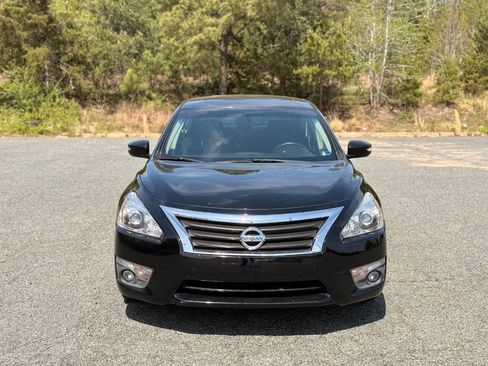 Used 2013 Nissan Altima 3.5 SV w/ Navigation Pkg FWD image 3