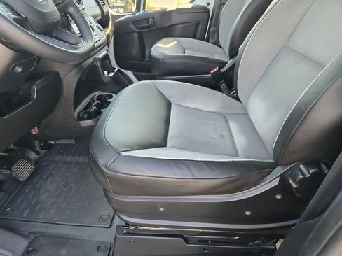 Used 2024 RAM ProMaster 2500 w/ Convenience Group FWD image 19