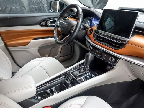 Used 2022 Jeep Compass Limited image 28