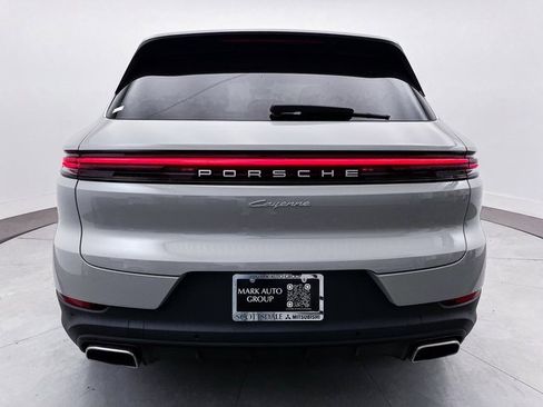 Used 2024 Porsche Cayenne image 23