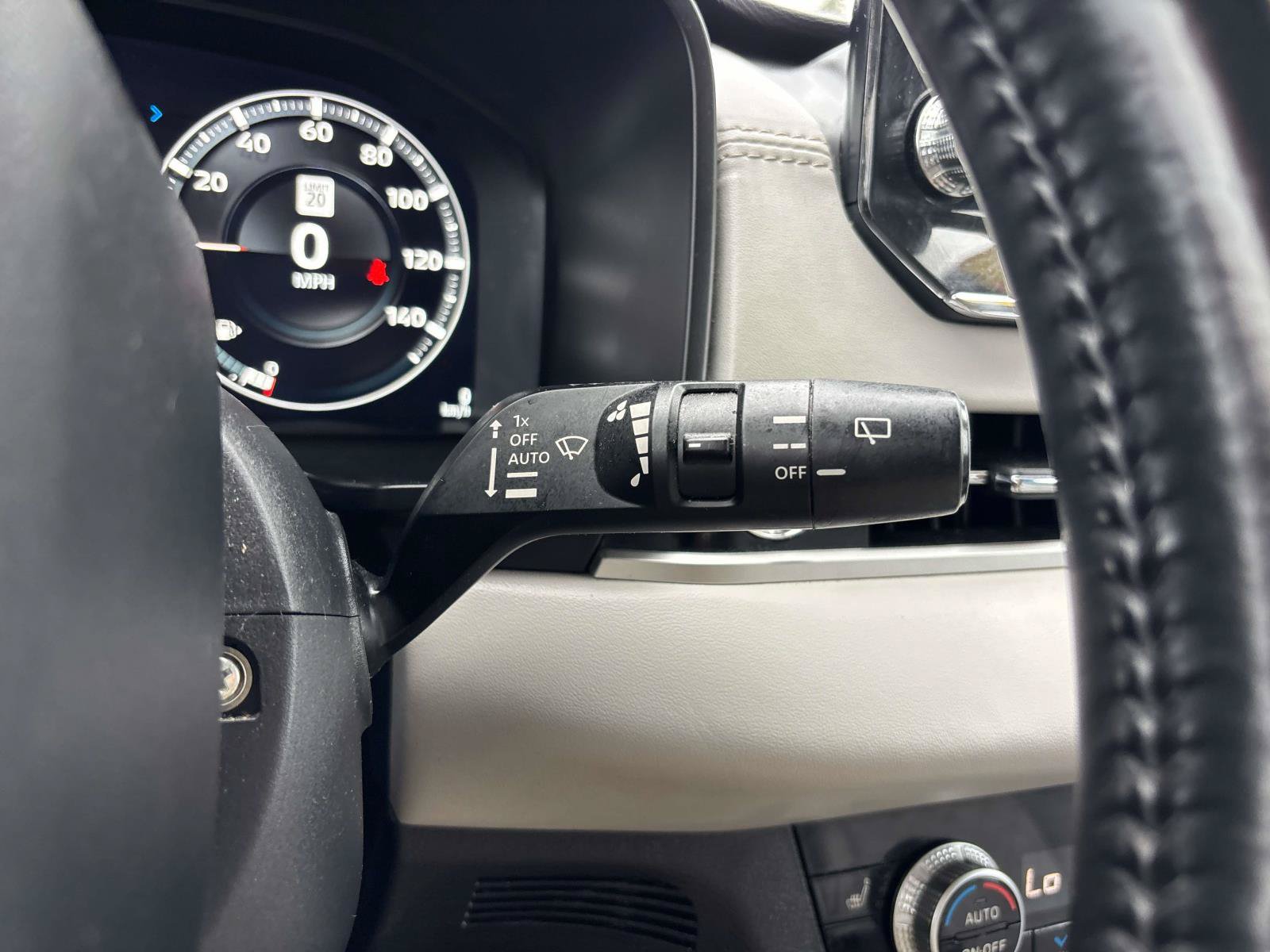 Used 2022 Mitsubishi Outlander SEL AWD/4WD image 28