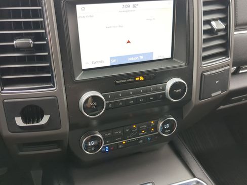 Used 2021 Ford Expedition XLT RWD image 18
