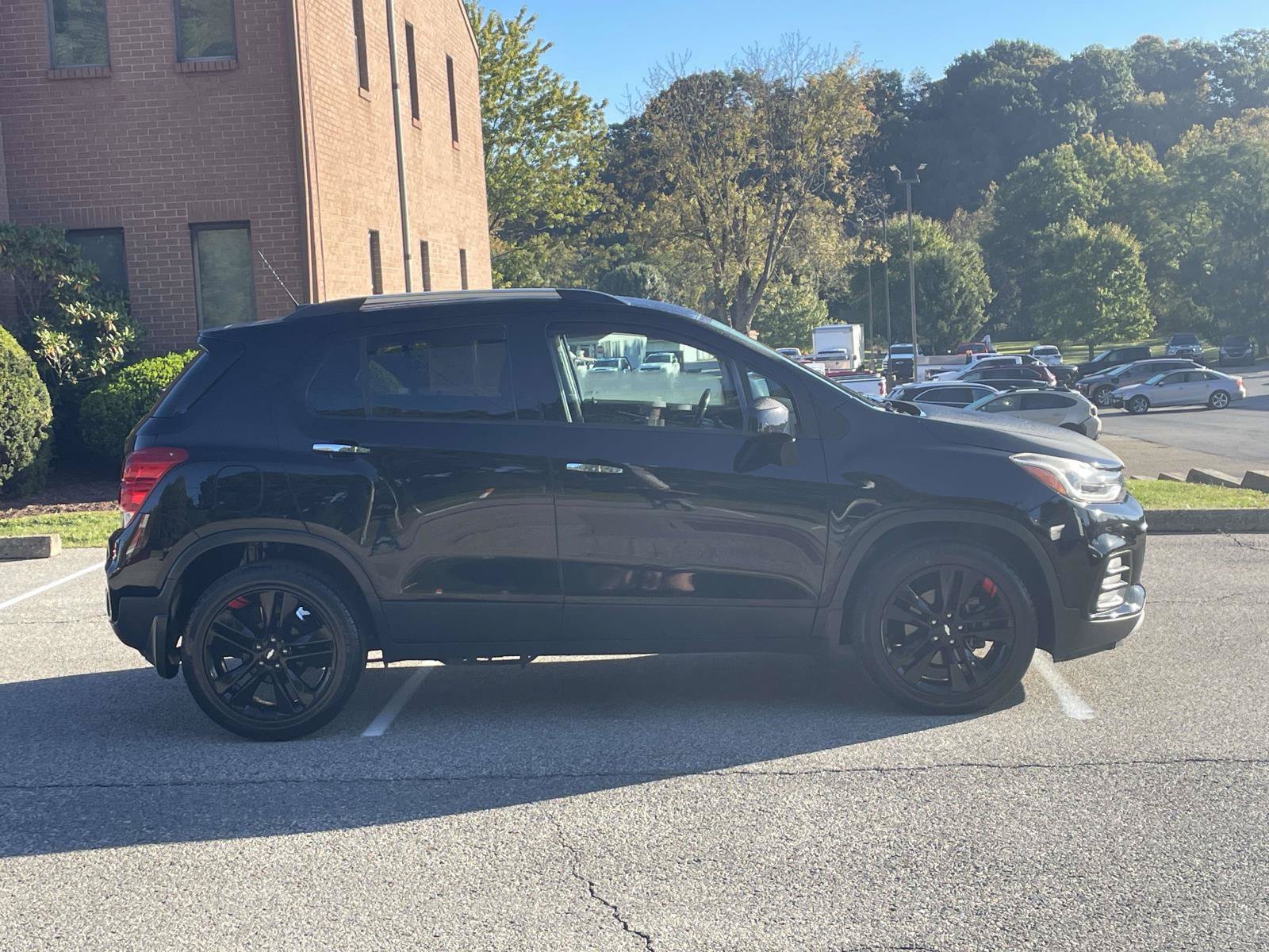 Certified 2019 Chevrolet Trax LT w/ Redline Edition FWD image 2