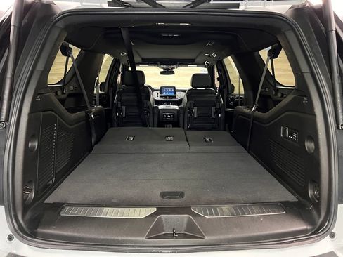 Used 2023 Chevrolet Suburban RST w/ Luxury Package image 25