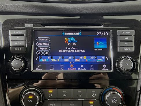 Used 2019 Nissan Rogue S w/ Special Edition Package FWD image 27