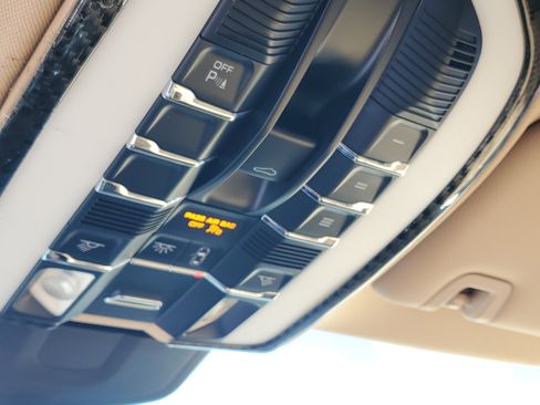 Used 2016 Porsche Panamera 4 Edition image 30