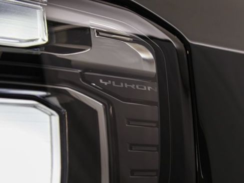 New 2026 GMC Yukon XL AT4 w/ AT4 Premium Plus Package AWD/4WD image 12