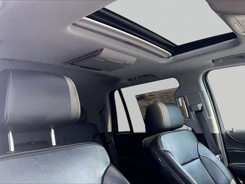 Used 2018 Chevrolet Tahoe LT AWD/4WD image 30