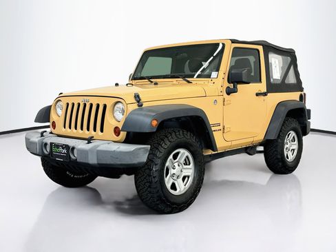 Used 2013 Jeep Wrangler Sport AWD/4WD image 3