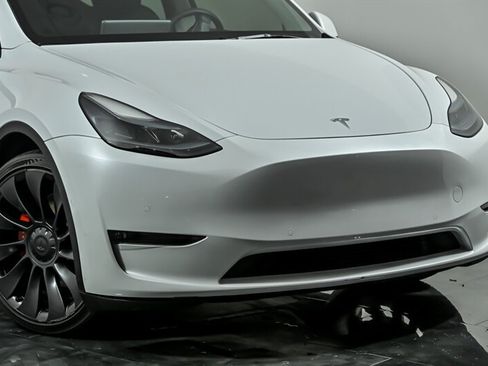 Used 2022 Tesla Model Y Performance AWD/4WD image 2