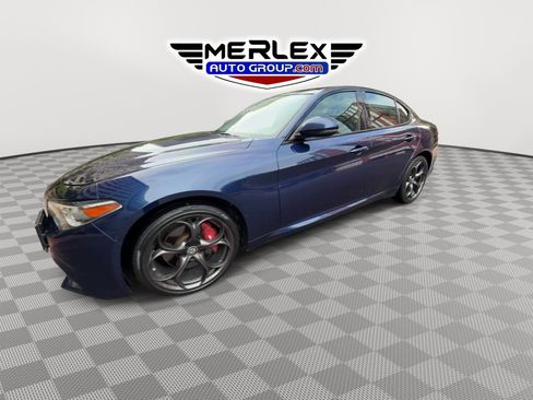 Used 2018 Alfa Romeo Giulia Ti Sport w/ Quick Order Package 22S Sport AWD/4WD image 4