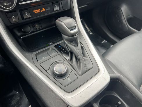 Used 2022 Toyota RAV4 XSE image 31