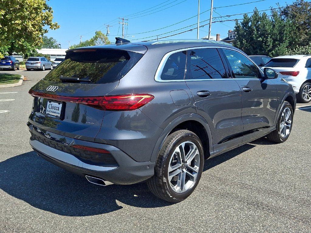 Used 2025 Audi Q5 Premium Plus w/ Premium Plus AWD/4WD image 9