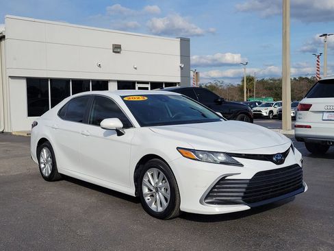 Used 2023 Toyota Camry LE image 2